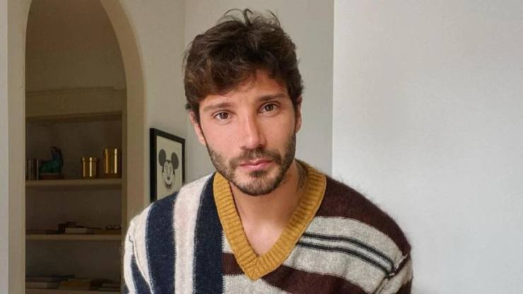 stefano de martino avvisato